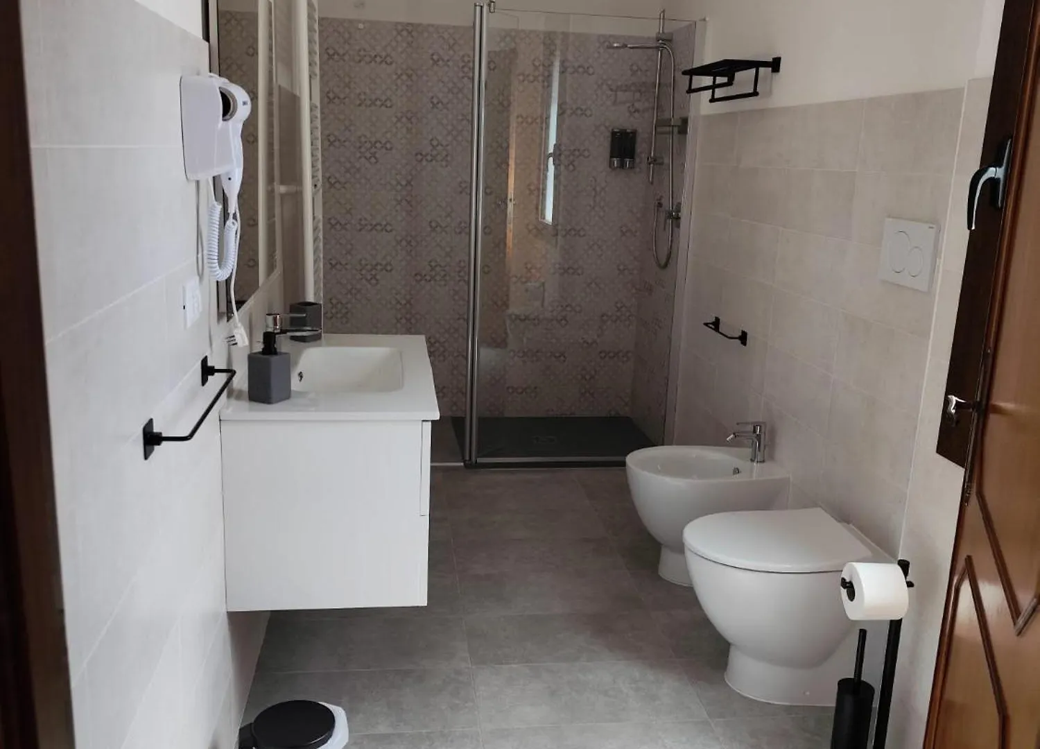 La Stazione Hotel Monserrato 0*,  Italien